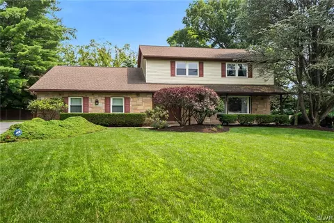 3330 Highfield Cir, Bethlehem, PA 18020