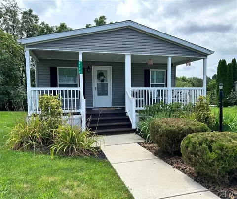 4202 Silver Fox Ct, Orefield, PA 18069