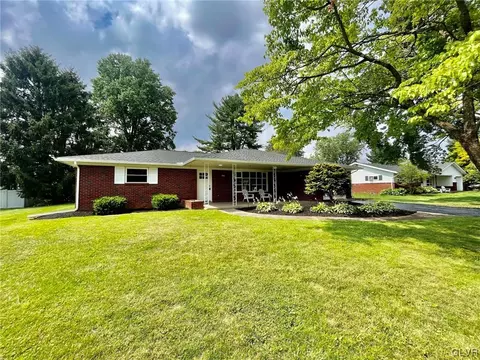 4493 Darby St, Center Valley, PA 18034