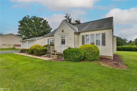218 Oak St, Walnutport, PA 18088