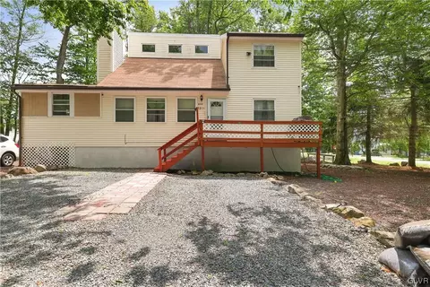 7105 Bell Dr, Coolbaugh Twp, PA 18466