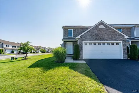 997 S Fork Dr, Forks Twp, PA 18040