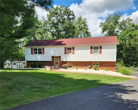 178 Hillside Dr, Coopersburg, PA 18036