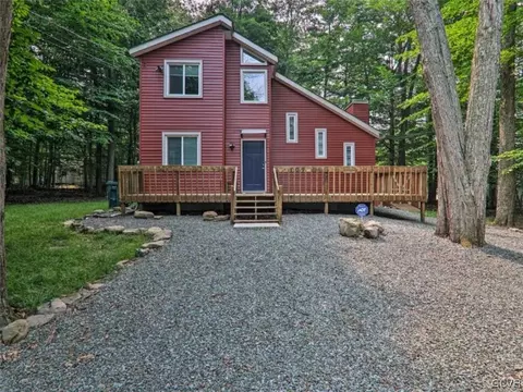 8113 Shadow Ter, Coolbaugh Twp, PA 18466