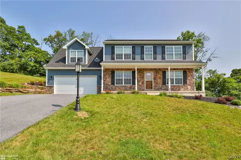 4917 Coatbridge Ln, Walnutport, PA 18088