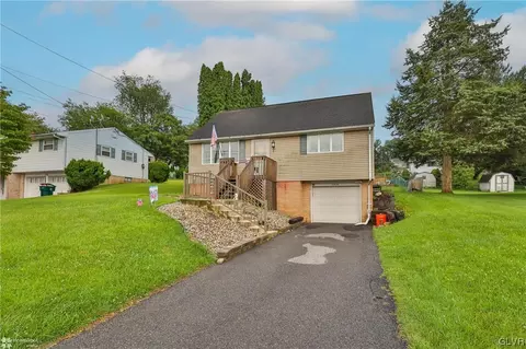 2916 Clayton St, Palmer Township, PA 18045