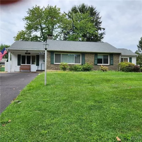3302 Cambridge Cir, Allentown, PA 18104