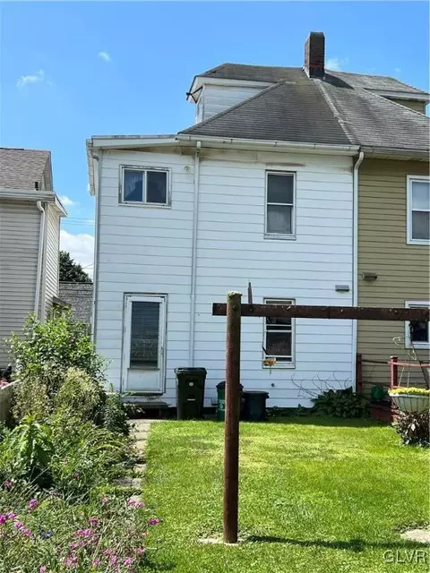 409 E Main St, Bath, PA 18014 photo 4