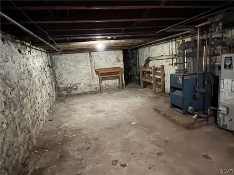 409 E Main St, Bath, PA 18014 photo 32