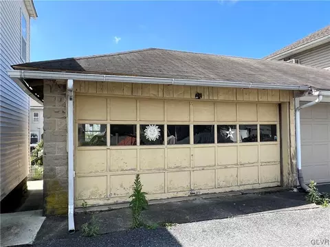 409 E Main St, Bath, PA 18014 photo 30