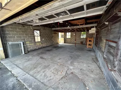 409 E Main St, Bath, PA 18014 photo 25