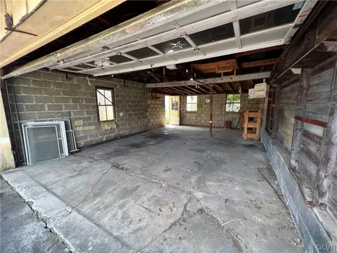 409 E Main St, Bath, PA 18014 photo 26
