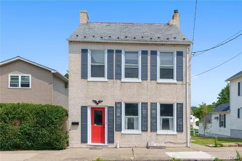 79 S Church St, Macungie, PA 18062