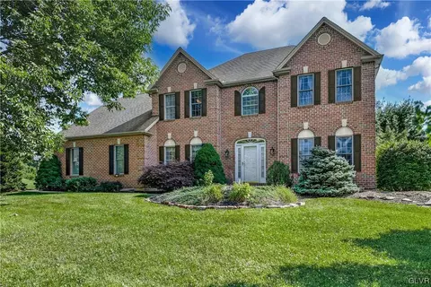 2107 Sherbrooke Dr, Bethlehem, PA 18015