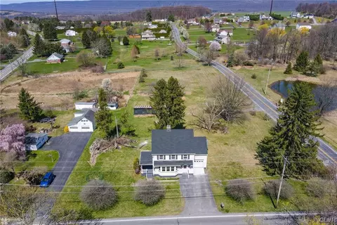 665 Point Phillips Rd, Bath, PA 18014
