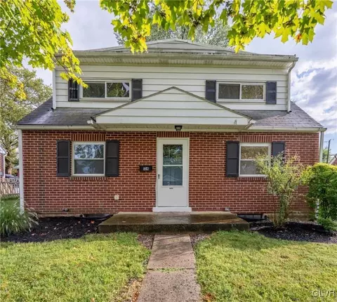 134 Dell St, Emmaus, PA 18049