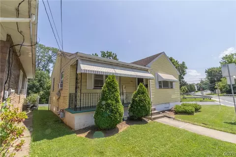 960 S 24th St, Easton, PA 18042