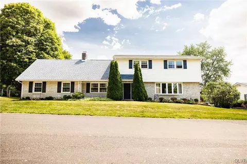 5918 Shepherd Hills Ave, Wescosville, PA 18106