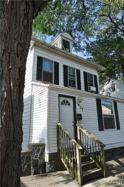 1057 W Wilkes Barre St, Easton, PA 18042