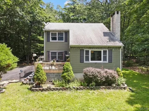 2059 Forest Lake Dr, East Stroudsburg, PA 18302