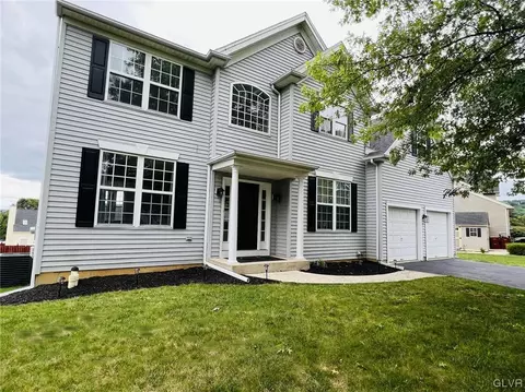 395 Ramblewood Dr, Forks Twp, PA 18040