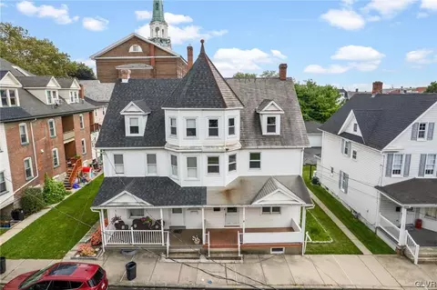 11 S Green St, Nazareth, PA 18064