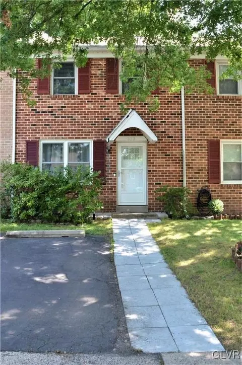 523 Portsmouth Ct, Sellersville, PA 18960
