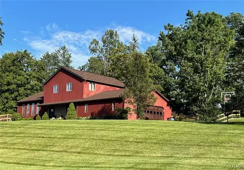 5065 Oakland Rd, Coplay, PA 18037