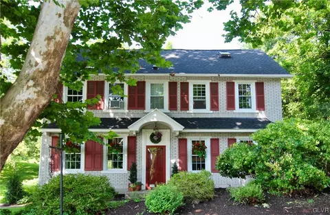 7042 Blue Church Rd S, Coopersburg, PA 18036