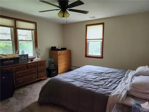 933 Point Phillips Rd, Bath, PA 18014 photo 9