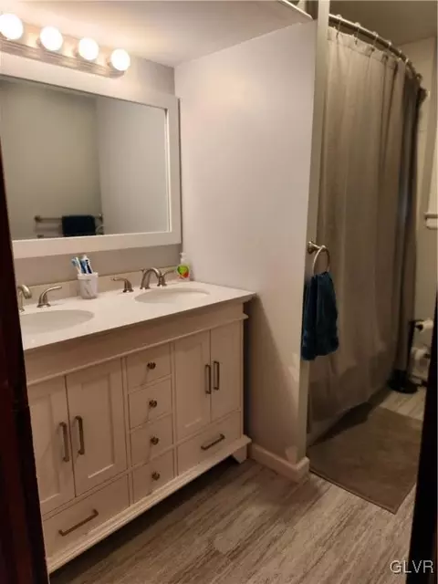 933 Point Phillips Rd, Bath, PA 18014 photo 6