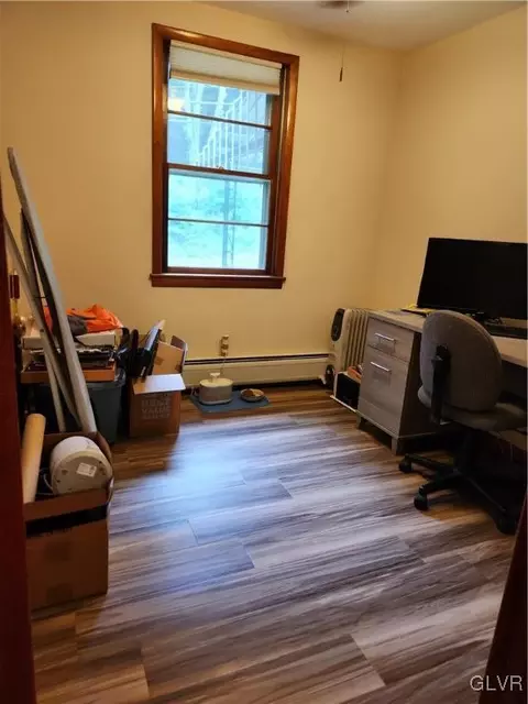 933 Point Phillips Rd, Bath, PA 18014 photo 10
