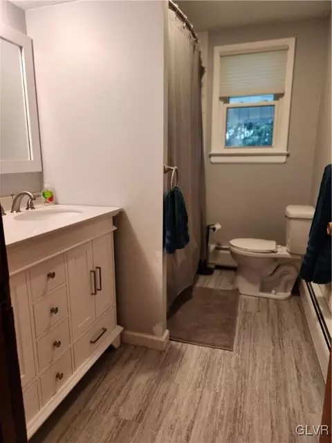 933 Point Phillips Rd, Bath, PA 18014 photo 8