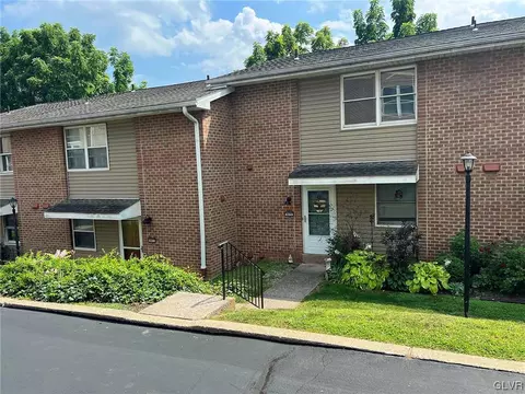 409 Spring St, Bethlehem, PA 18018 photo 2