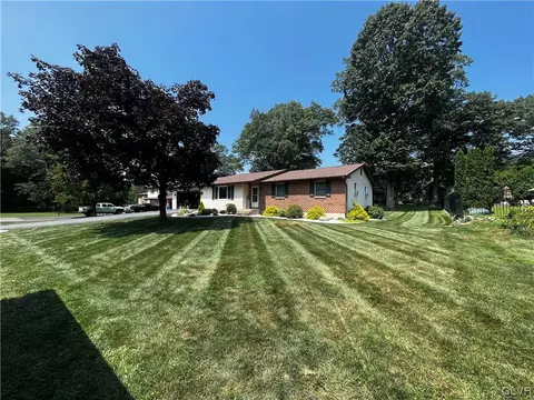 1069 Linwood Ave, Pen Argyl, PA 18072