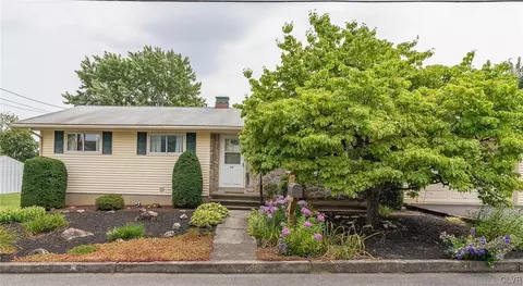 113 Arch St, Macungie, PA 18062
