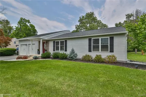 1667 Pleasant View Rd, Bethlehem, PA 18015