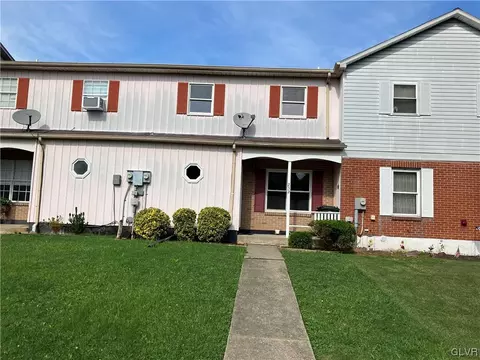 232 Briarwood Ct, Allentown, PA 18104