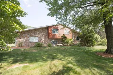 550 Graystone Dr, Cherryville, PA 18035
