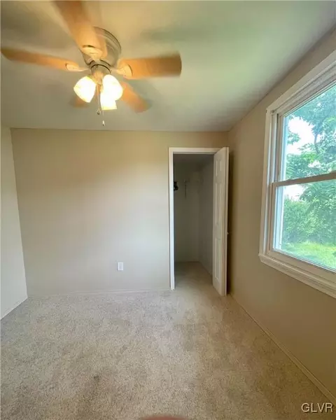 44 E 3rd St, Lehighton, PA 18235 photo 46