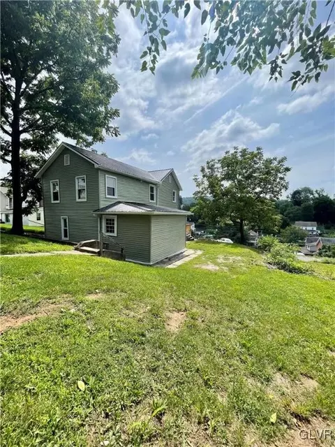 44 E 3rd St, Lehighton, PA 18235 photo 9