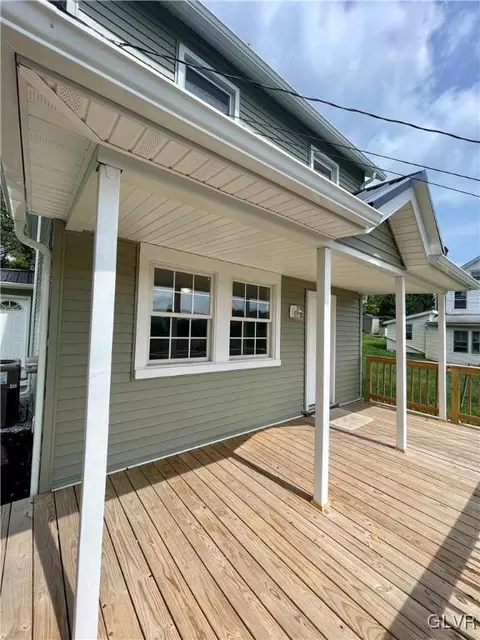 44 E 3rd St, Lehighton, PA 18235 photo 10