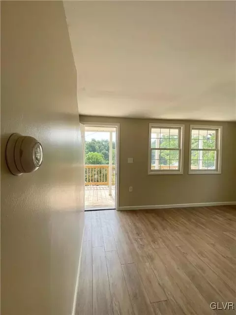 44 E 3rd St, Lehighton, PA 18235 photo 17