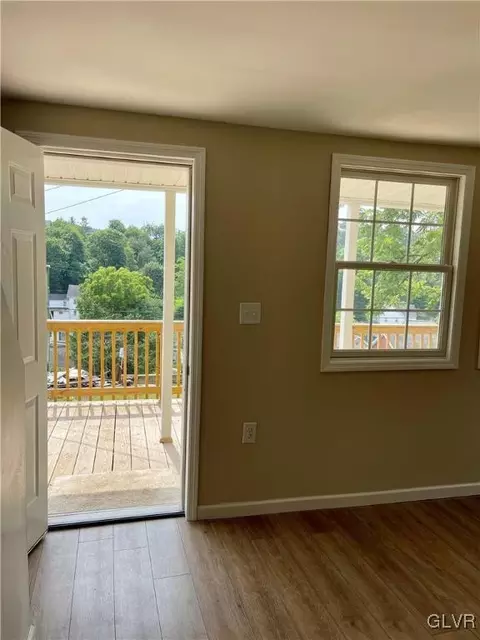 44 E 3rd St, Lehighton, PA 18235 photo 16