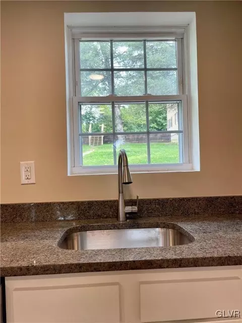 44 E 3rd St, Lehighton, PA 18235 photo 31