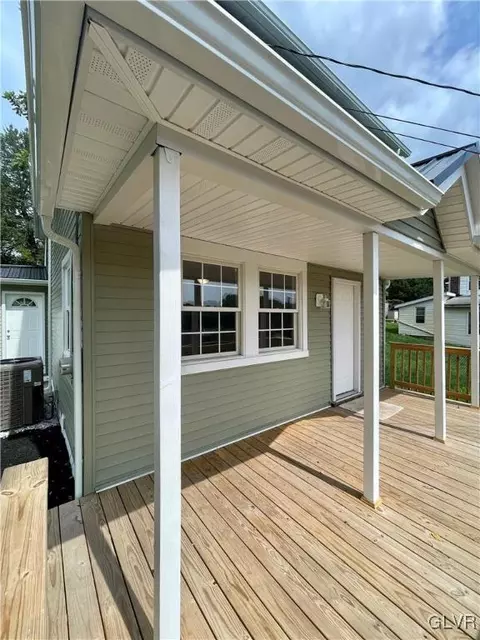 44 E 3rd St, Lehighton, PA 18235 photo 6