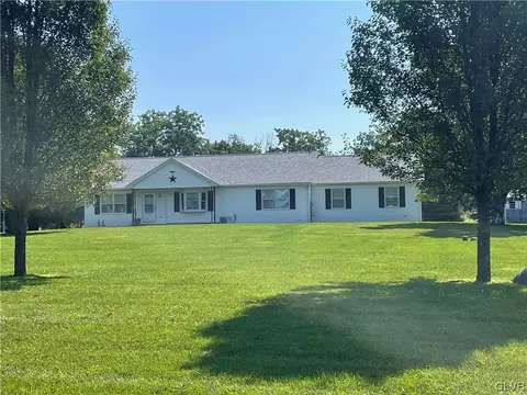 1797 S Delaware, Mount Bethel, PA 18343