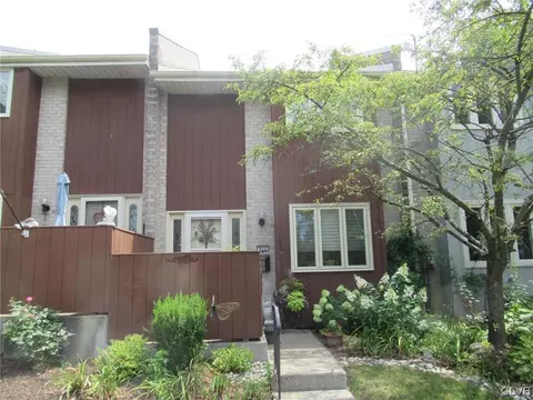 413 Carver Dr, Bethlehem, PA 18017