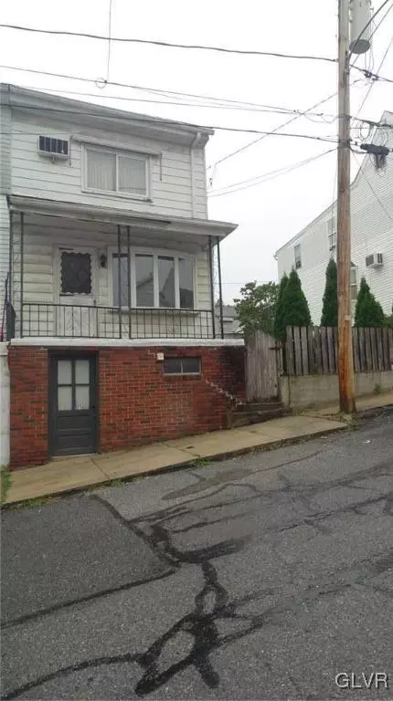 122 Arnot St, Saint Clair, PA 17970