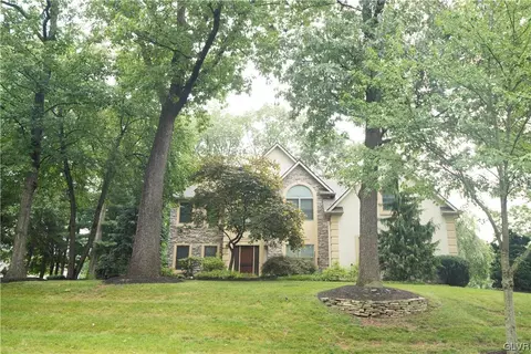1585 Greystone St, Allentown, PA 18106